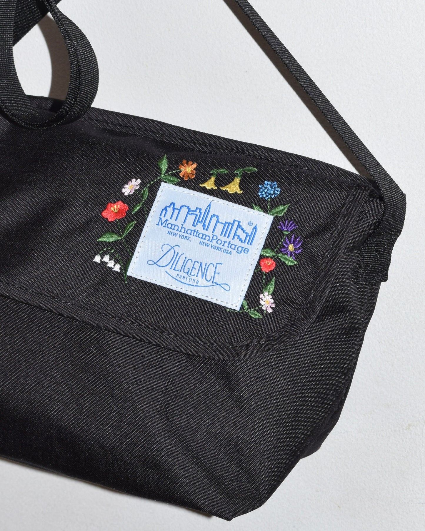 NYLON MESSENGER BAG JR (SM) BP W/DIV MGNT 500D CORDURA DPL