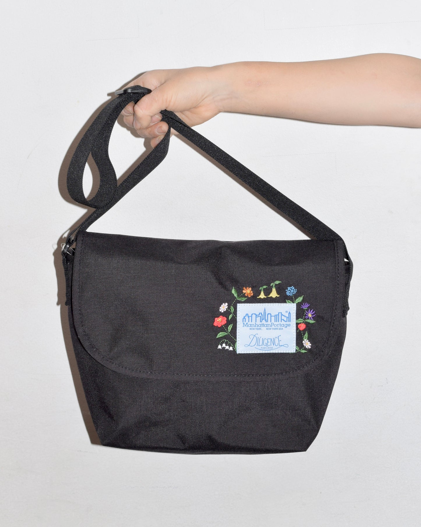 NYLON MESSENGER BAG (XS) BP W/DIV MGNT 500D CORDURA DPL